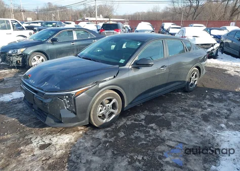 2025 Kia K4 Lxs z USA, uszkodzony, nr VIN 3KPFT4DE0SE020869